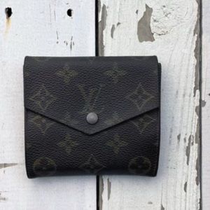 ❣️HOST PICK❣️ Louis Vuitton Classic Monogram Trifold Elise Wallet